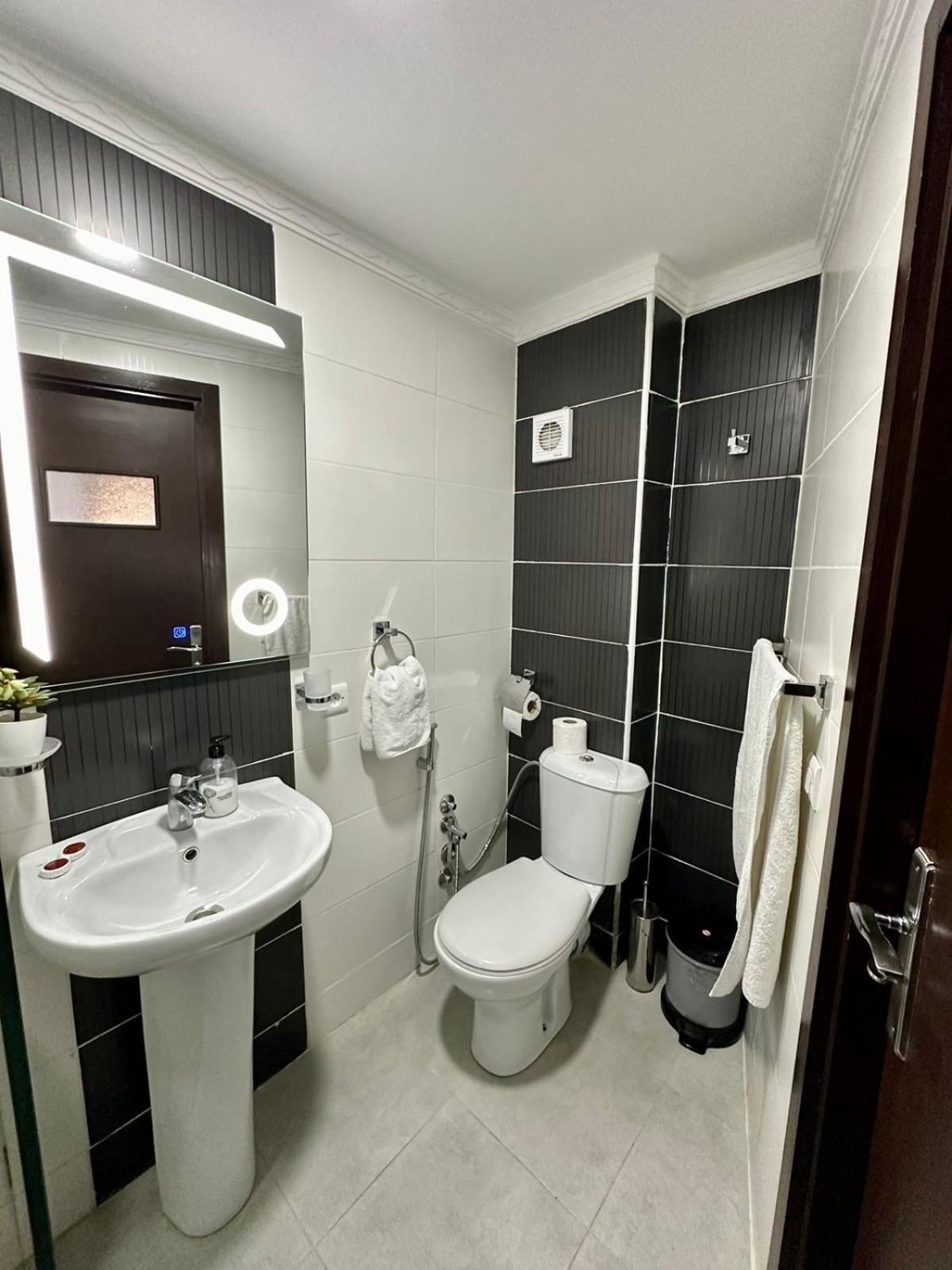 Appart Neuf Lumineux Climatise 1Ere Etage Tangier Bagian luar foto